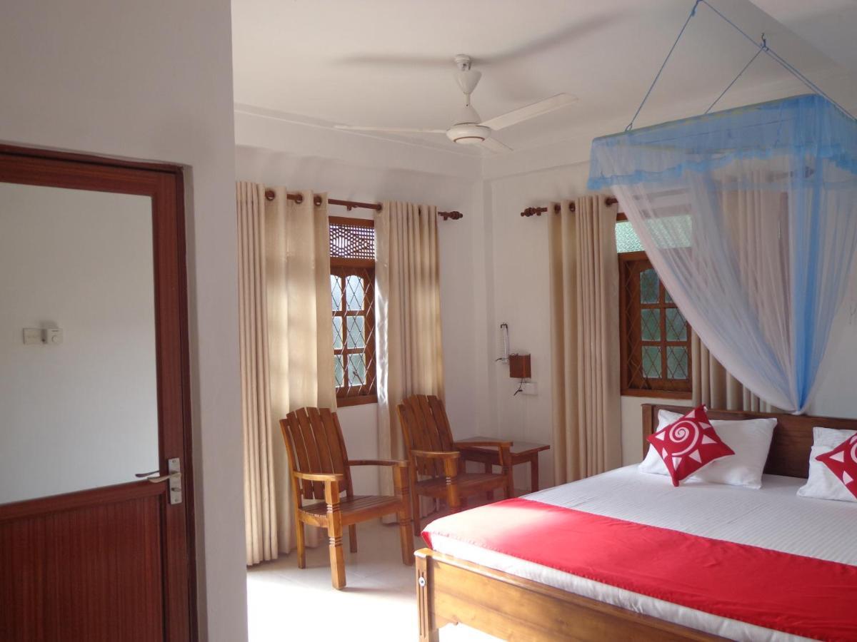 Nisha Homestay Inn Peradeniya Exterior foto