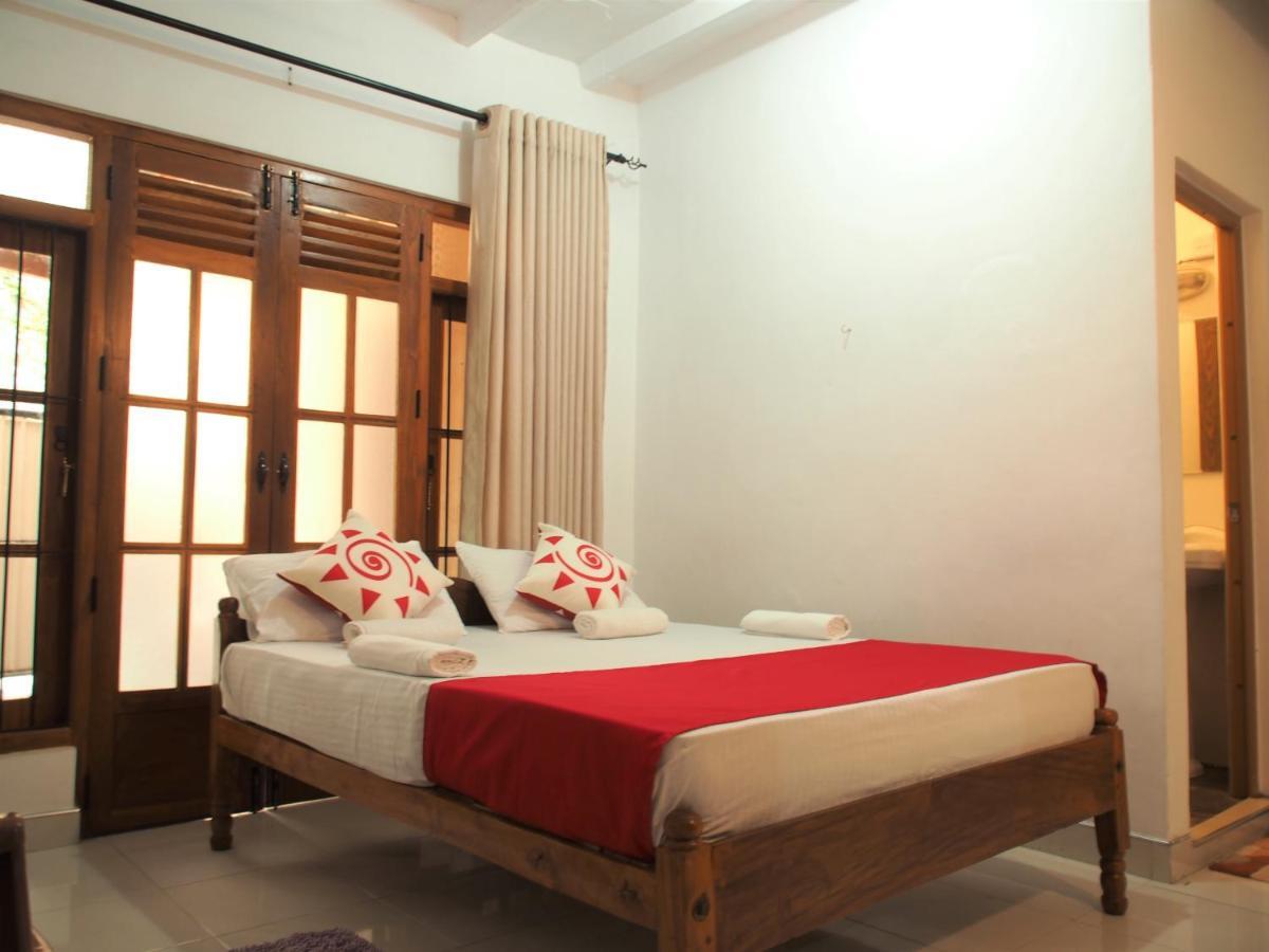 Nisha Homestay Inn Peradeniya Exterior foto